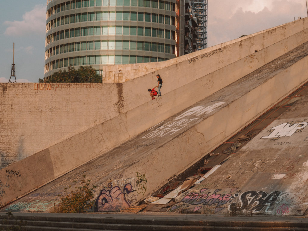 Albanien Roadtrip: Pyramide von Tirana